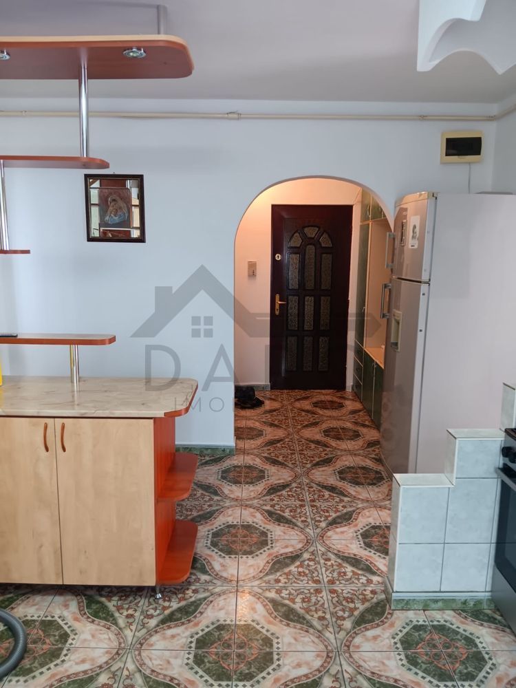 Inchiriez apartament 3 camere + 2 bai (ZONA UNIRII) - Poză 2