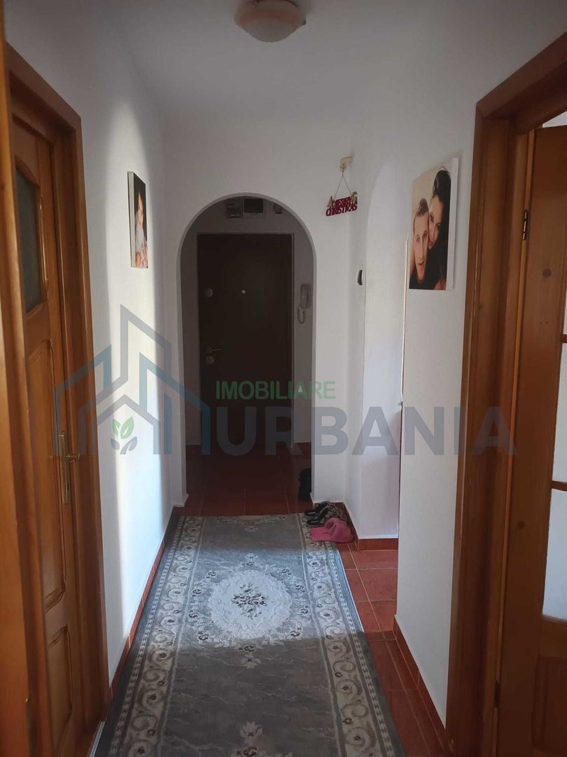 # vând ap cu 2 camere decomandat! - Poză 2