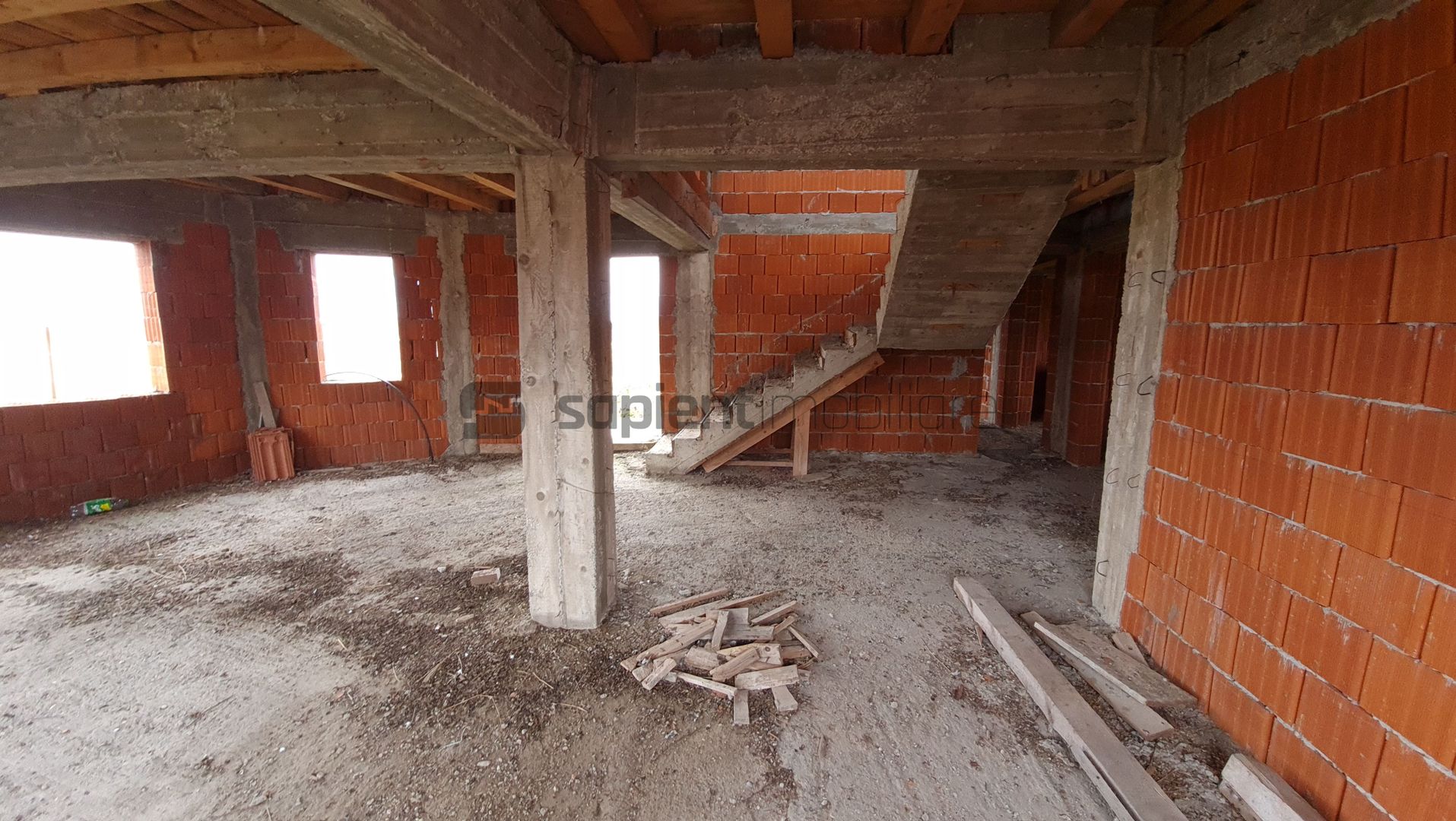 SAPIENT IMOBILIARE - DE VÂNZARE CASĂ 7 CAMERE (LA ROȘU) LOC. LEȘ - Poză 4