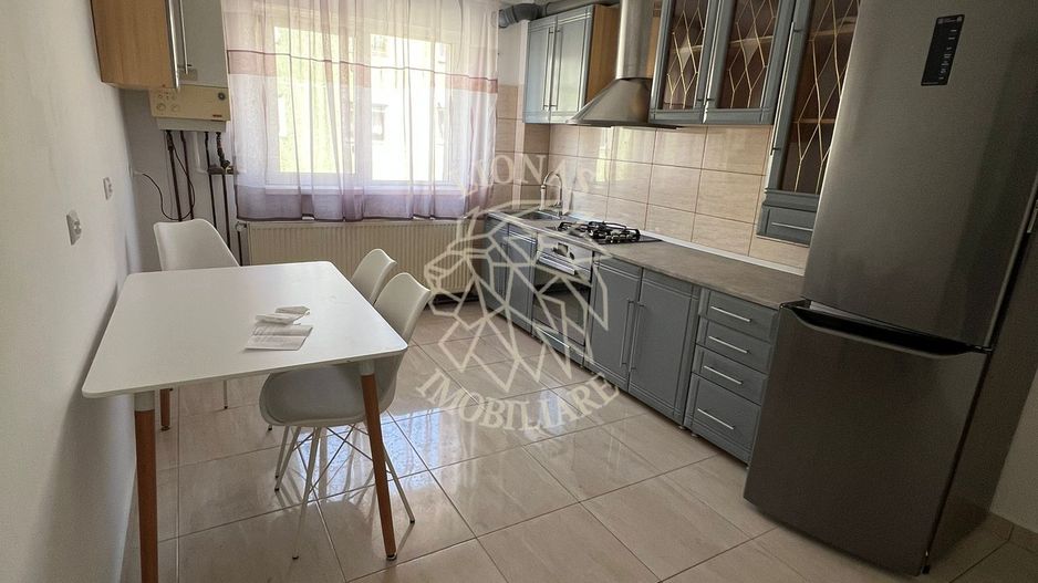 Apartament 3 camere 67 mp-balcon-etaj 3-Zona Andrei Muresanu - Poză 1