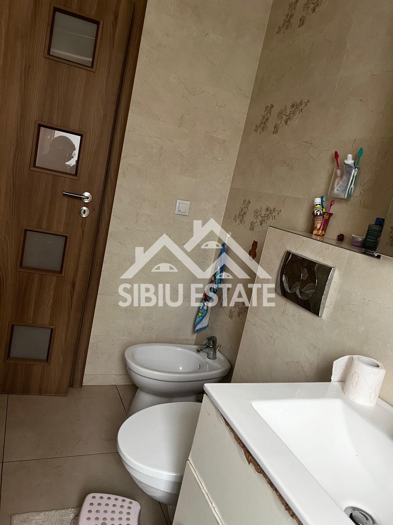 Apartament 3 camere cu grădină 100 mp.  loc de parcare-Calea Cisnadiei - Poză 11