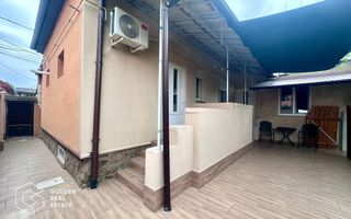 Casa centrala cu 3 camere, curte privata și gradina - Poză 18