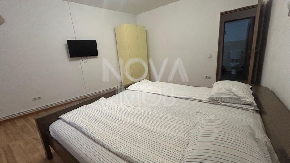 Casa de vanzare 200 mp cu spatiu comercial la parter, strada Lunga - Poză 7