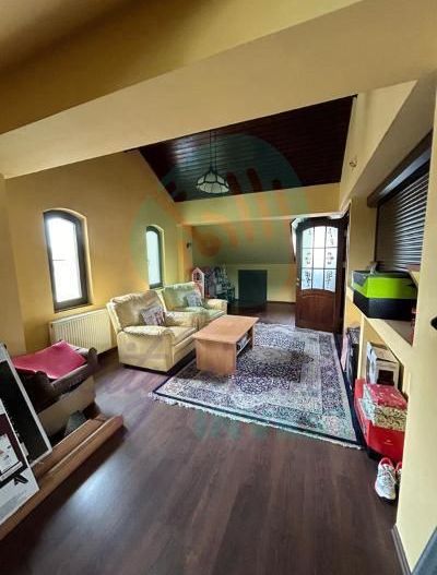 Vila 2013, bine compartimentata, aproape de metrou - Poză 12