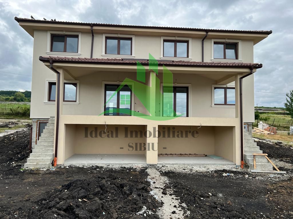 Casa Tip Duplex cu 4 camere si 366 mp teren, in Cisandie - Poză 3