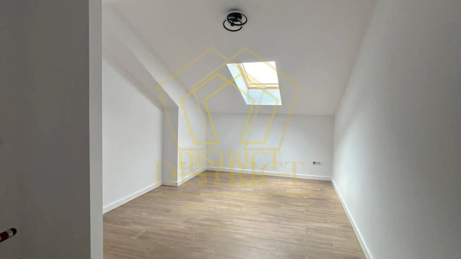 Triplex spatios cu 3 camere I Circumvalatiunii - Poză 6