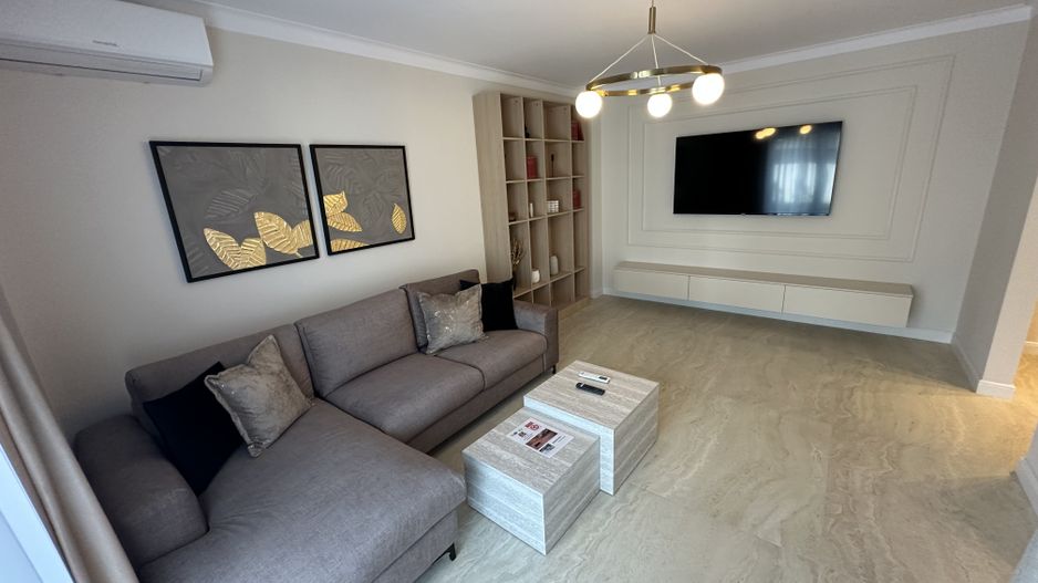 Apartment deosebit cu curte proprie si loc de parcare - Poză 3