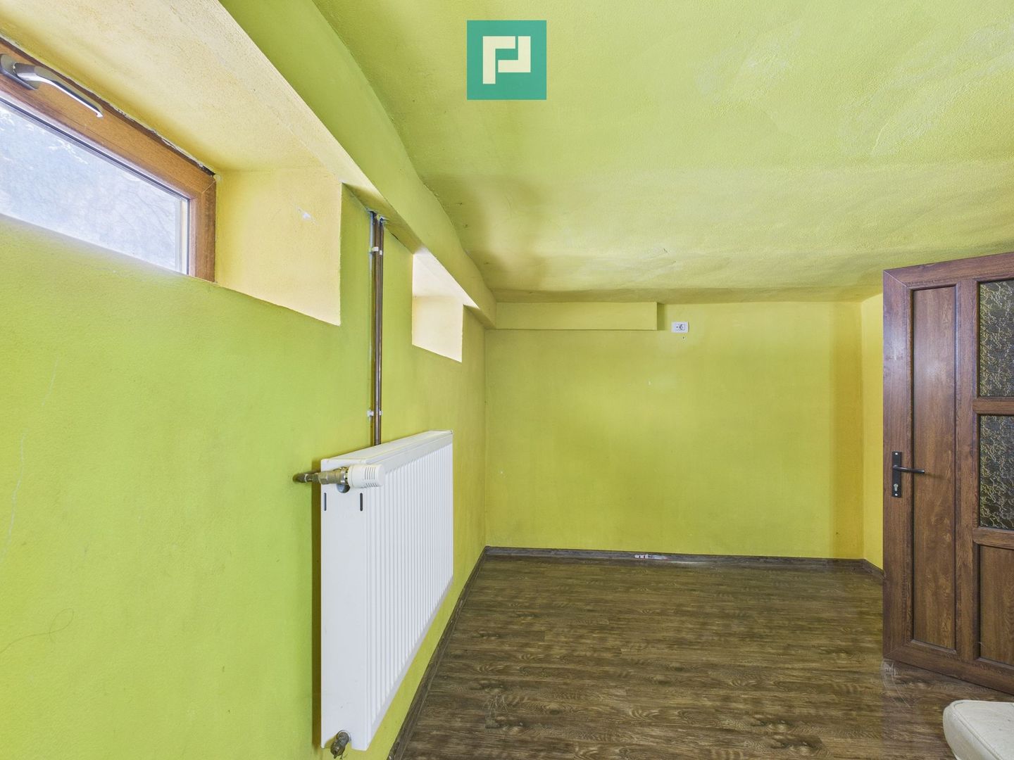 Casă cu 4 camere în zona Parneava - Poză 14