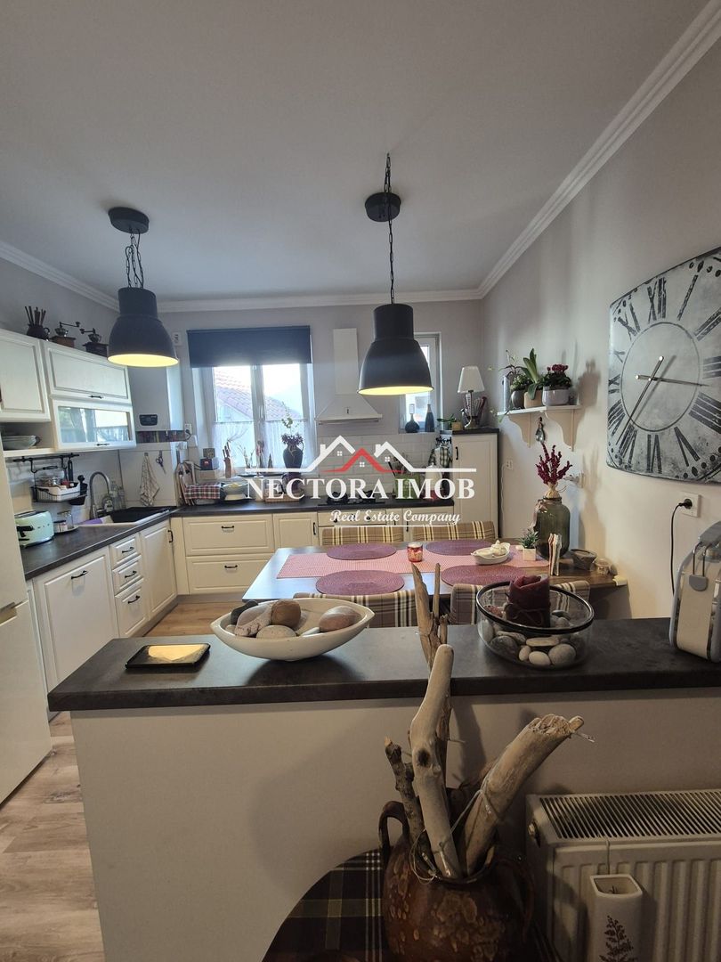 NECTORA IMOB-Apartament la casa 3 camere, Ultracentral, Etaj 1, 75 mp - Poză 10