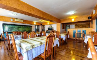 Hotel în Pârneava - Poză 1