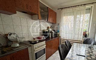 Apartament cu 3 camere de vanzare in zona Rogerius, Oradea - Poză 6