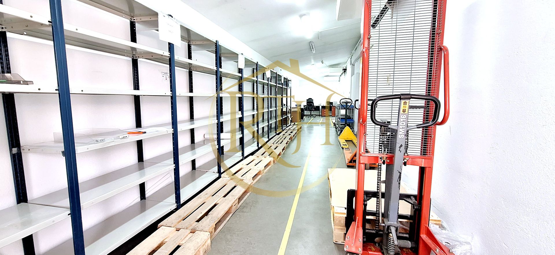 Oferim spre inchiriere spatiu de depozitare si birouri, zona Soarelui - Poză 1