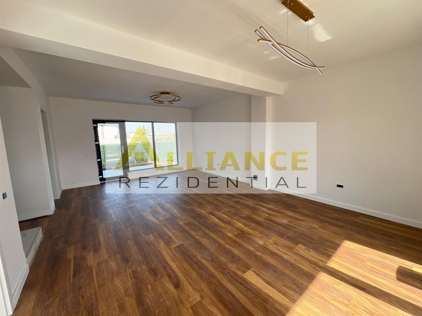 Vila Individuala  - 4 camere - 3 bai-teren -320-600 M de STV - Poză 7