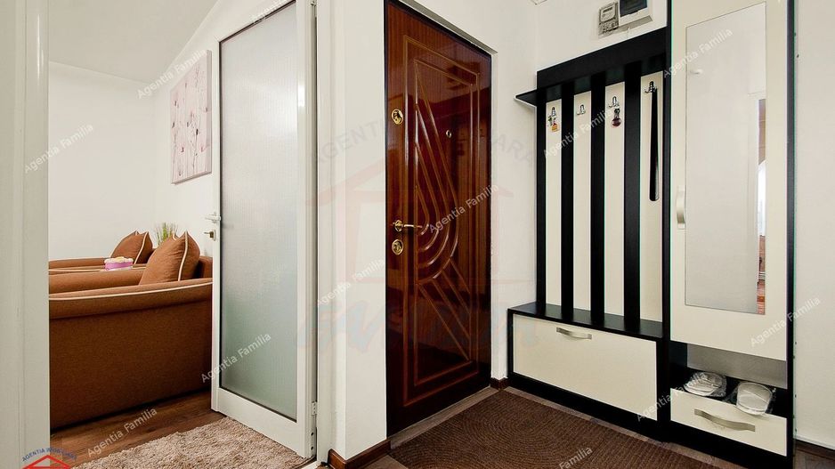 De închiriat apartament 3 camere, Micro 21 - Poză 6