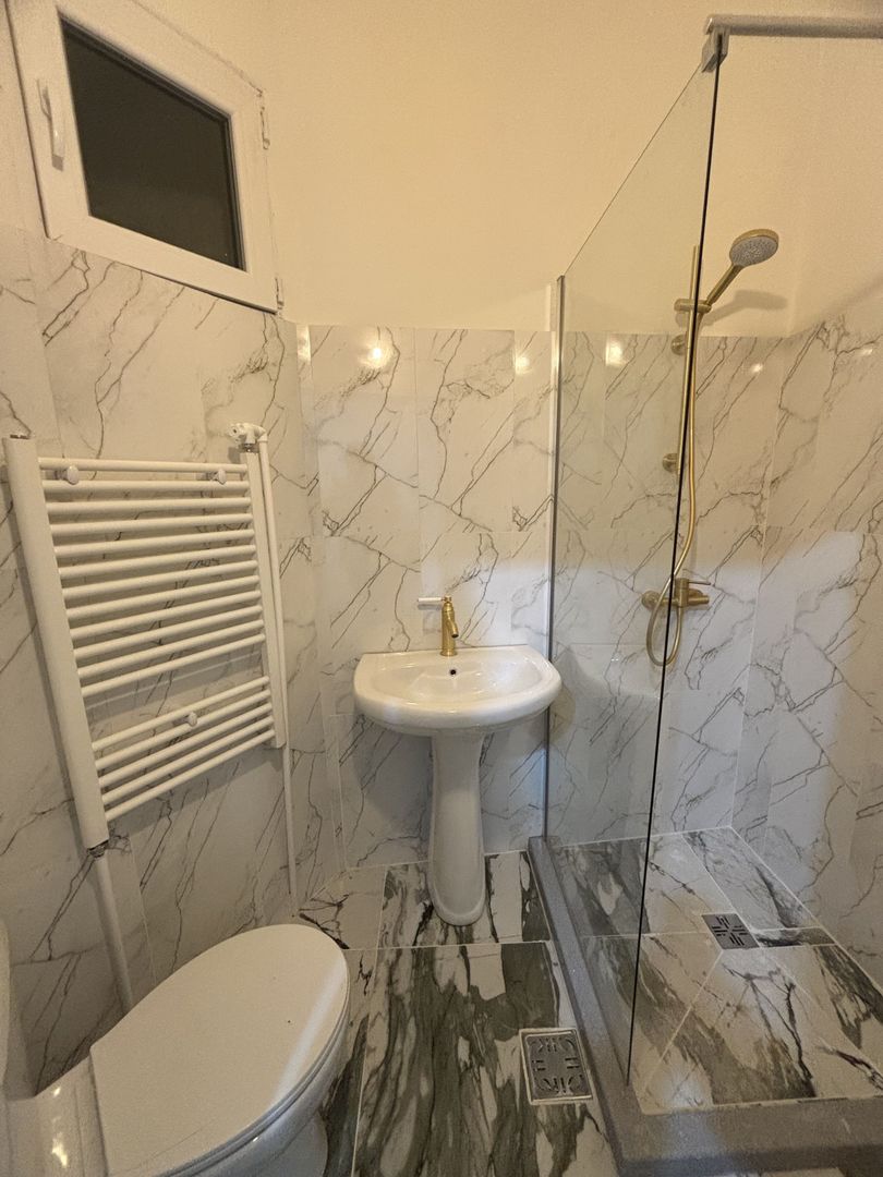 Apartament 2 camere,curte comuna/4 proprietari - Poză 10