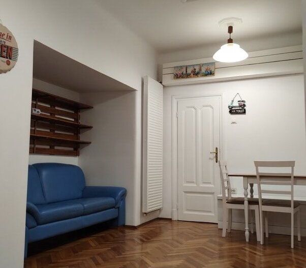 Apartament 3 camere ,in vila,  renovat total, pe strada Visinilor - Poză 1