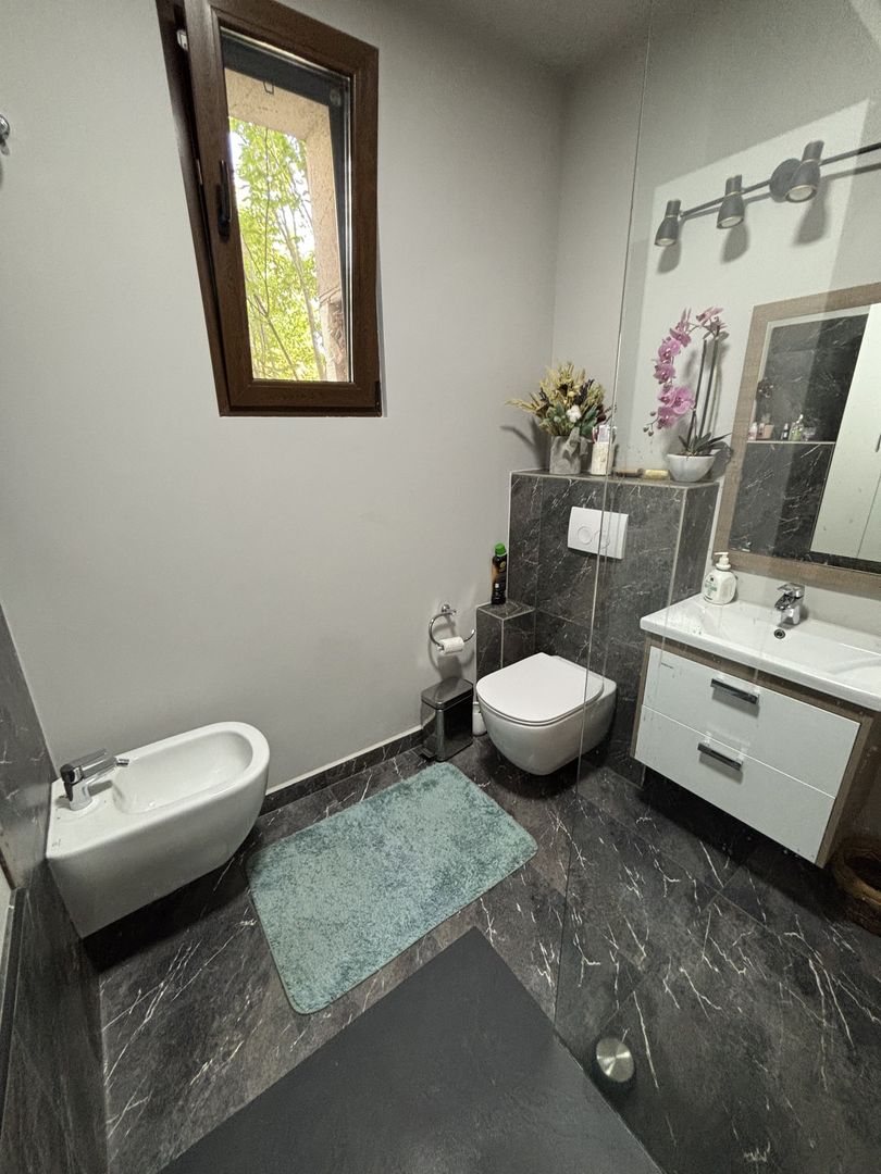 Apartament privat la casa la 5 minute de Piața Victoriei - Poză 38