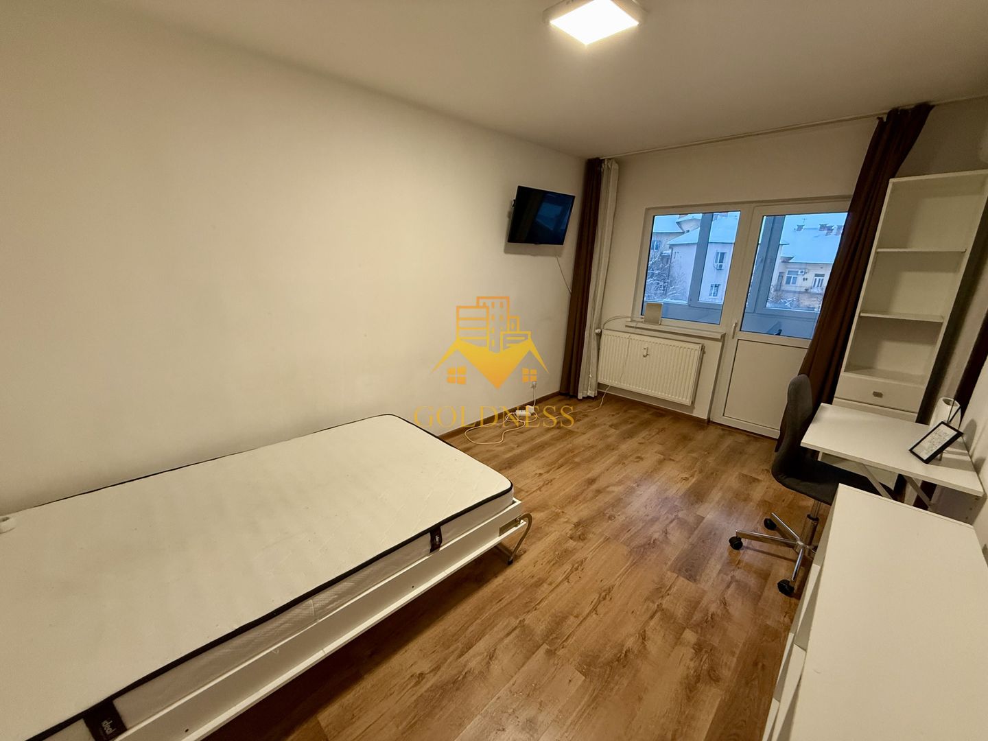 o camera decomandata, balcon Zona Centrala, Piata Mihai Viteazu - Poză 3