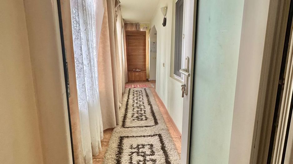 De vânzare casă cu 4 camere, garaj - Poză 9