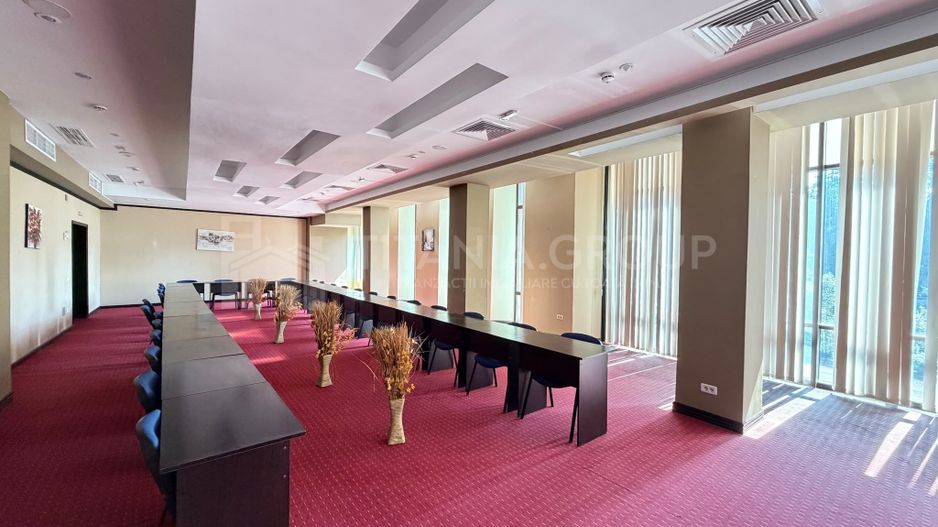 Hotel 4 stele, complet echipat, 85 camere, teren 5000 mp - Predeal - Poză 4