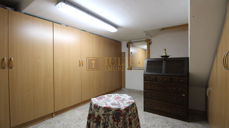 3 dormitoare, 3 bai, living spatios, 2 terase si curte. - Poză 28