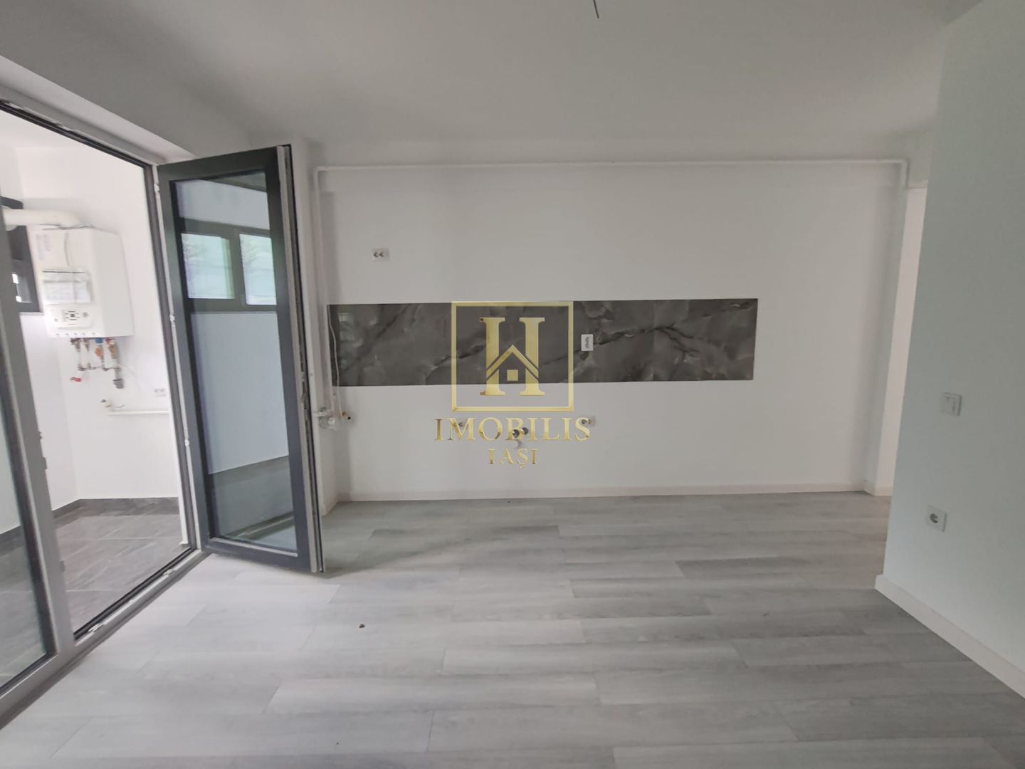 Ap. 2 camere INTABULAT 51 mp+ loc de parcare V. Lupului 86900 euro - Poză 2