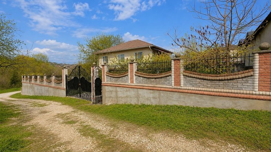 Casă 210 m² cu 5 dormitoare și teren 10 ari – Euroreparație | Drochia, str. Grigore Ureche - Poză 20