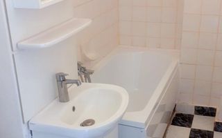 De inchiriat apartament cu o camera si balcon, etaj 4, Mazepa 1, 1600 lei - Poză 3