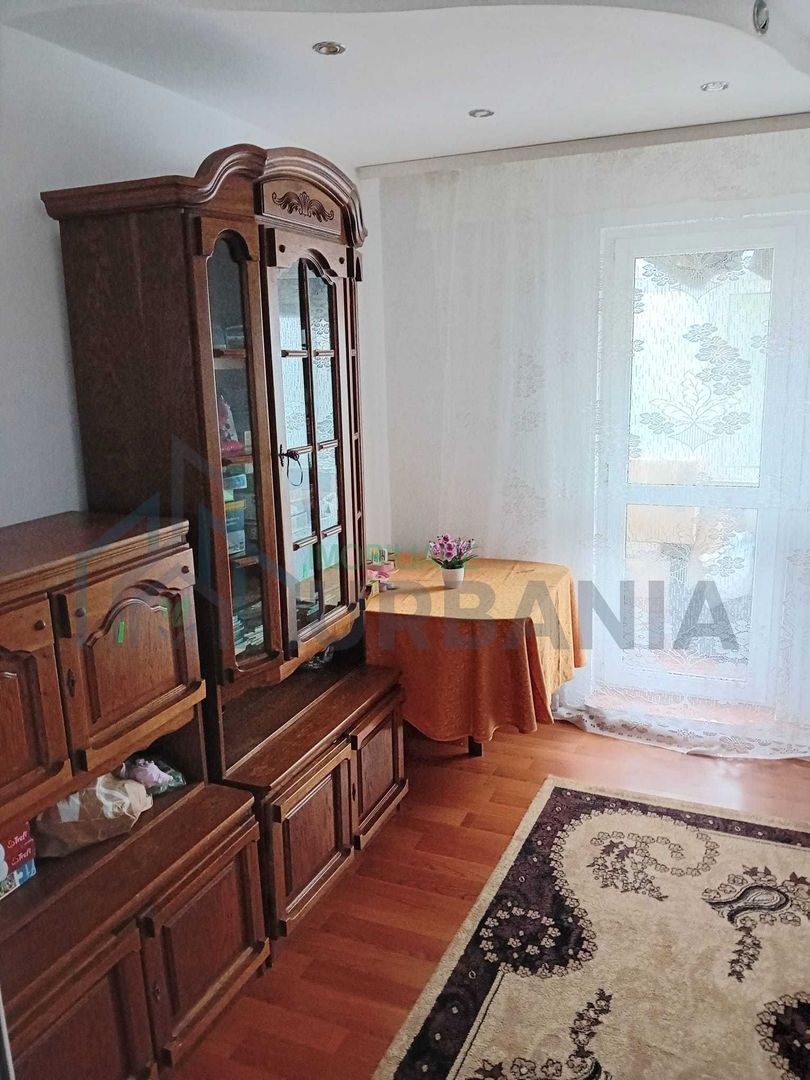 De vanzare apartament cu 3 camere la et 2 din 4, in Mircea cel batran, Iasi. - Poză 2