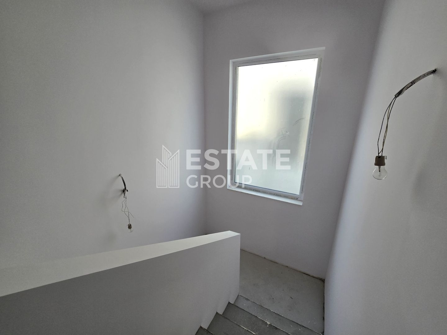 Duplex cu 5 camere despartit prin camera tehnica in Dumbravita - Poză 9