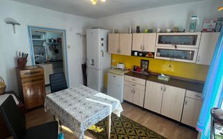 Casă cu garaj și anexe, teren 397 mp – Șoseaua Bălănoaiei - Poză 8