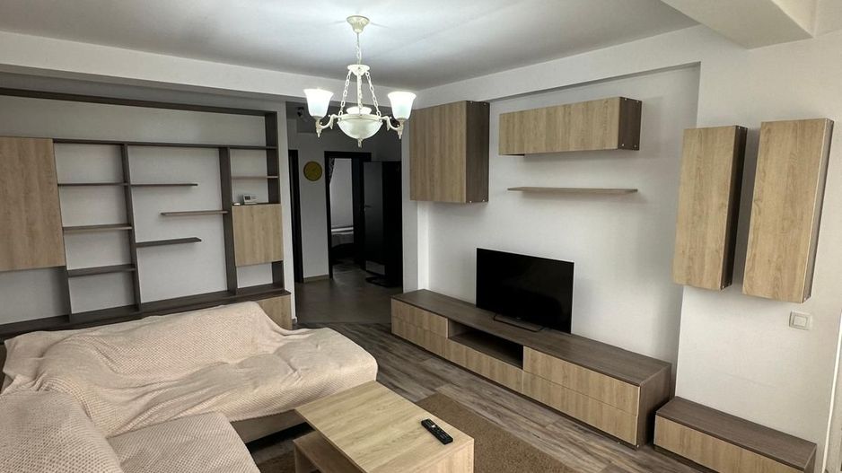 Agentie- Oferim spre inchiriere apartament cu 3 camere decomandat - Poză 3