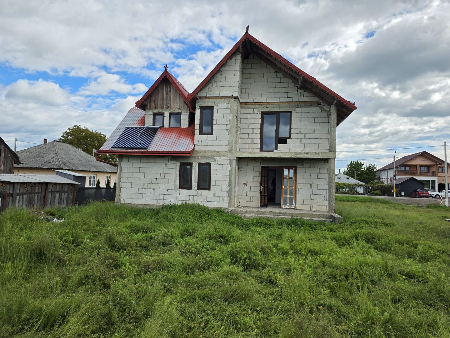 Casa la rosu Boroaia-Suceava - Poză 2