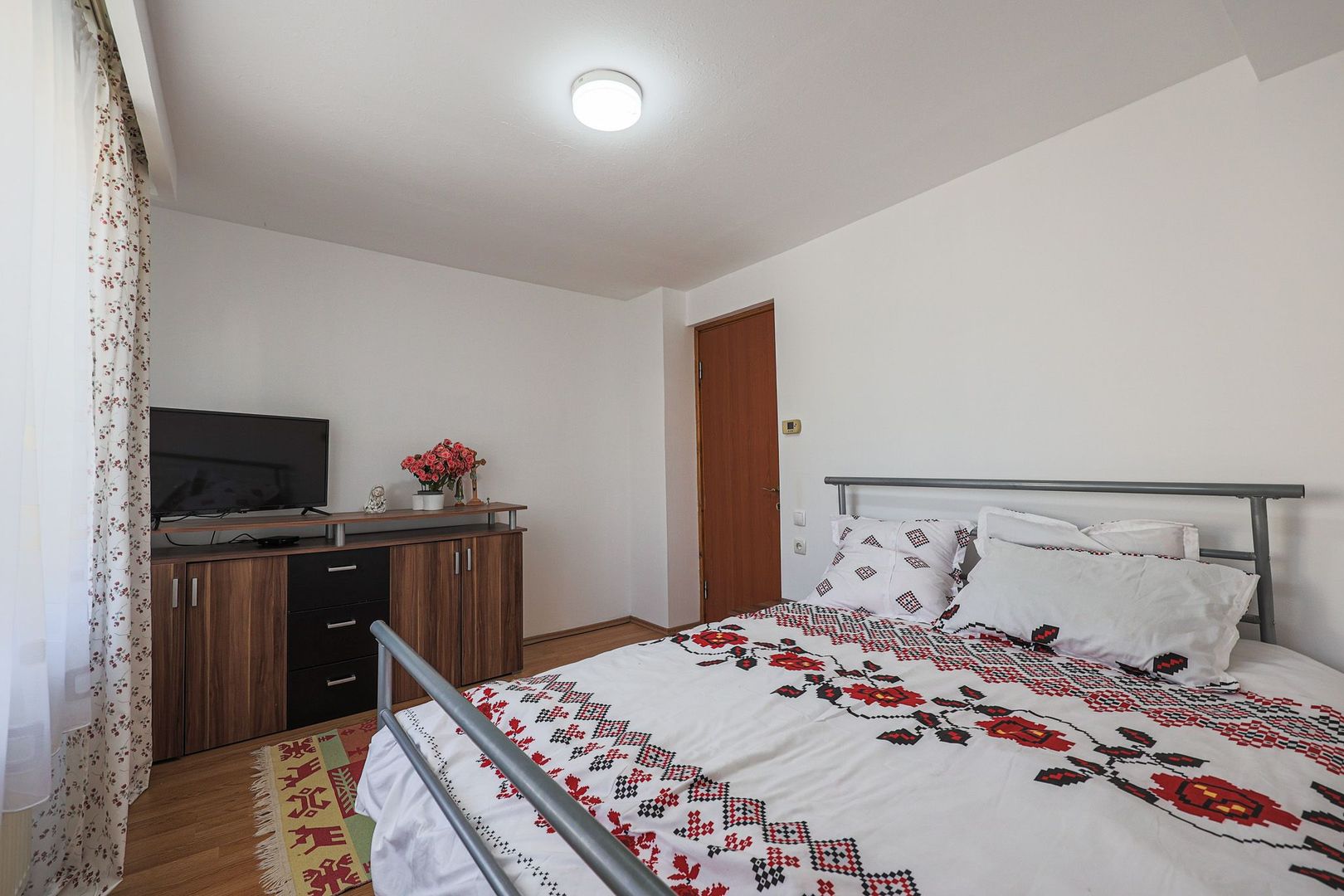 Casă spațioasă – zona Lebăda, comision 0% | Pret redus - 192.000 € - Poză 6