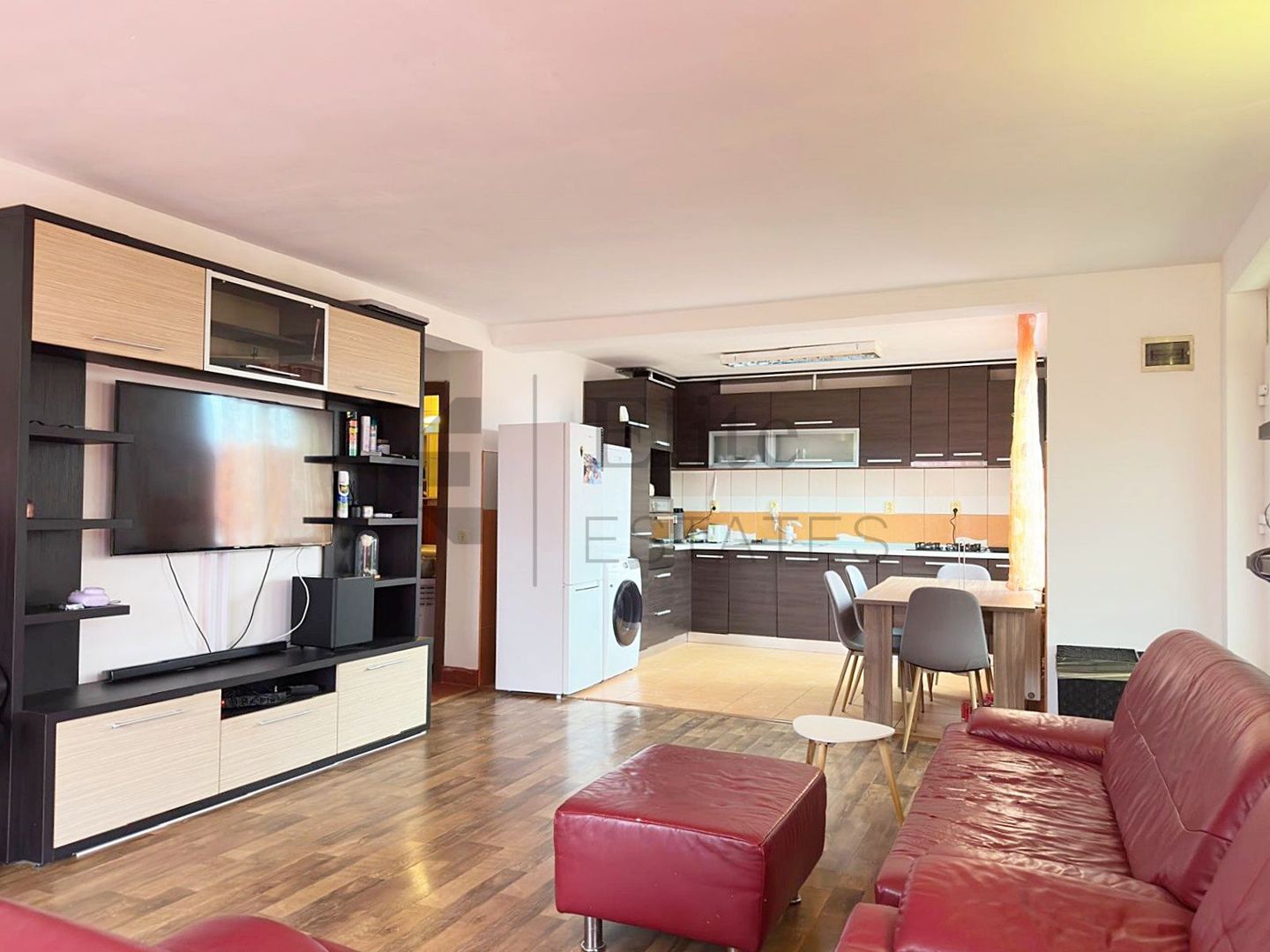 Casa cu 4 camere de inchriat in Paleu - Poză 3