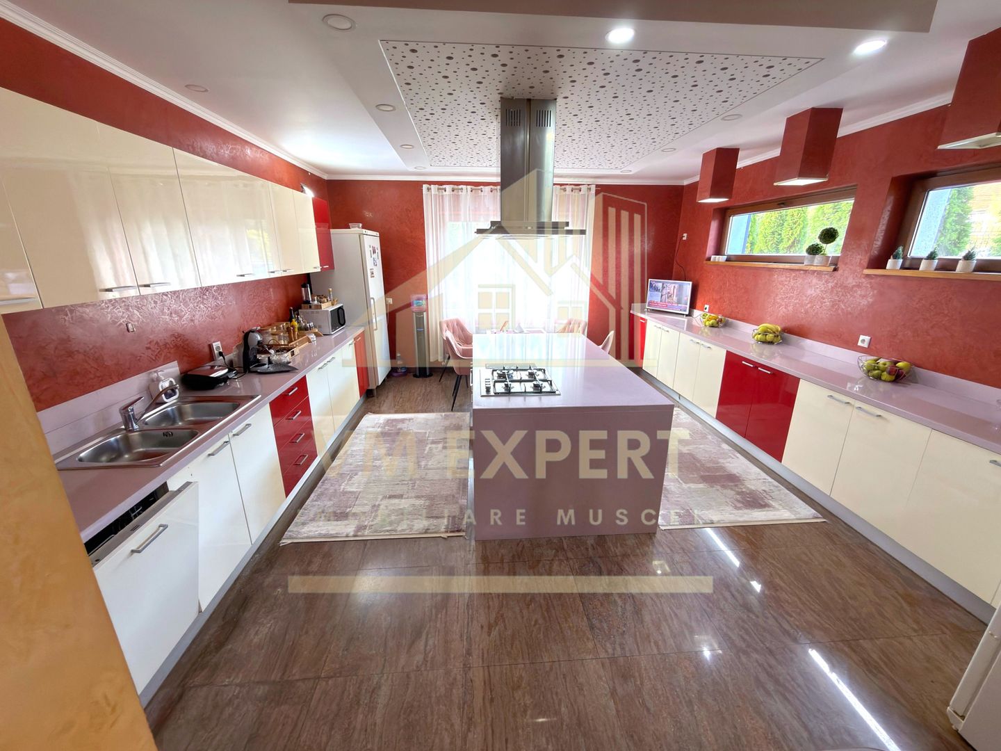 CASĂ 5 CAMERE TEREN 1600 MP CAMPULUNG - Poză 18