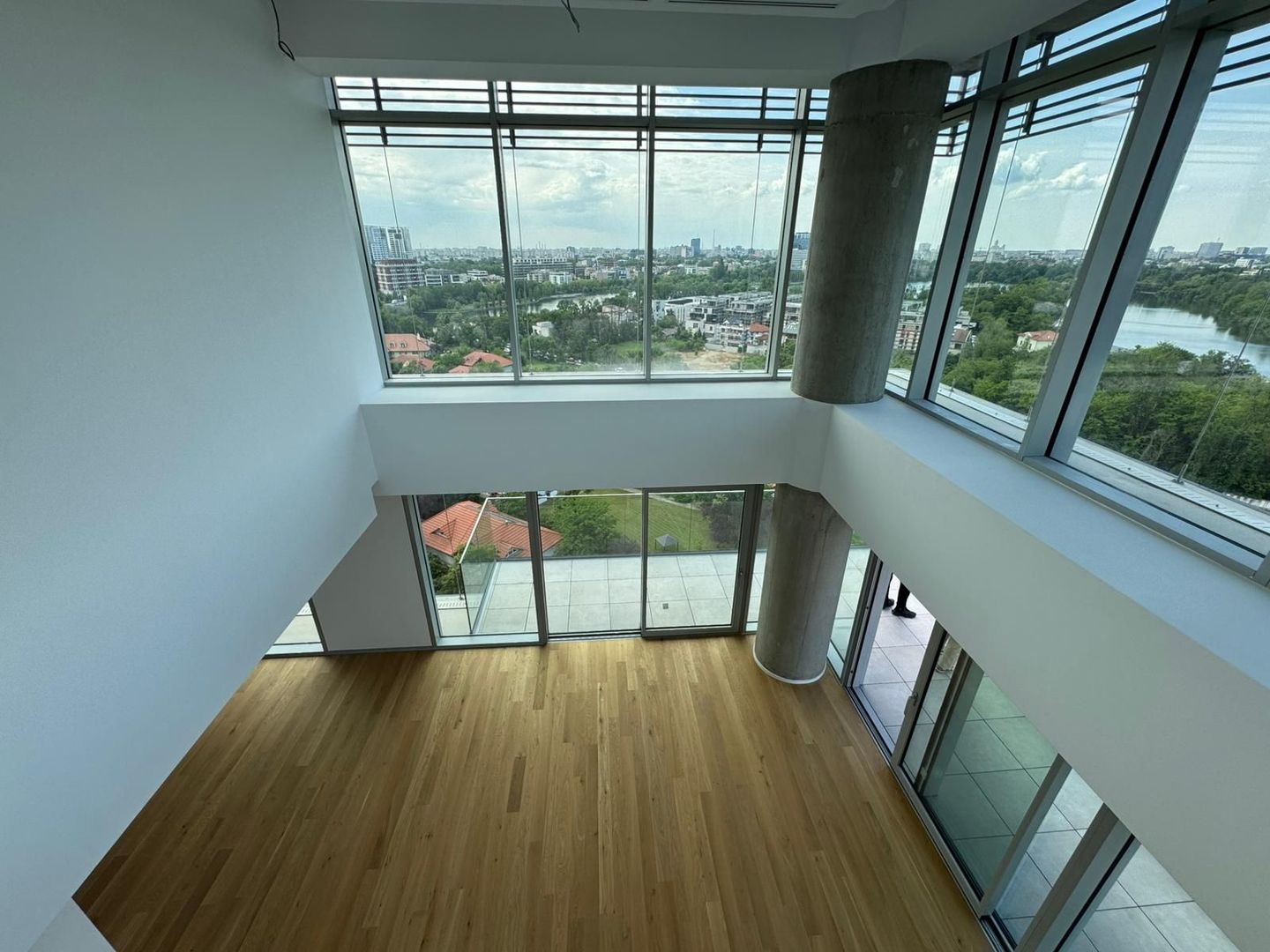 PENTHOUSE SPECTACULOS UpSite || 1.800.00+TVA || boxa si loc de parcare incluse - Poză 4