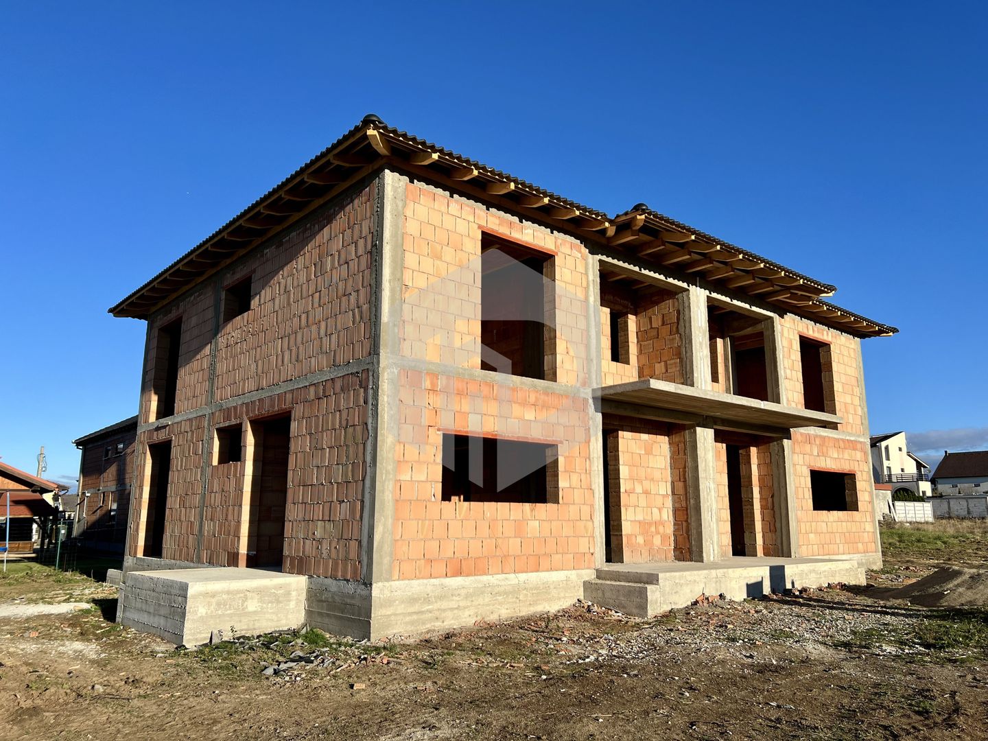 Casa tip Duplex in Selimbar-Calitate garantata-250 mp teren- 120 mpu - Poză 11