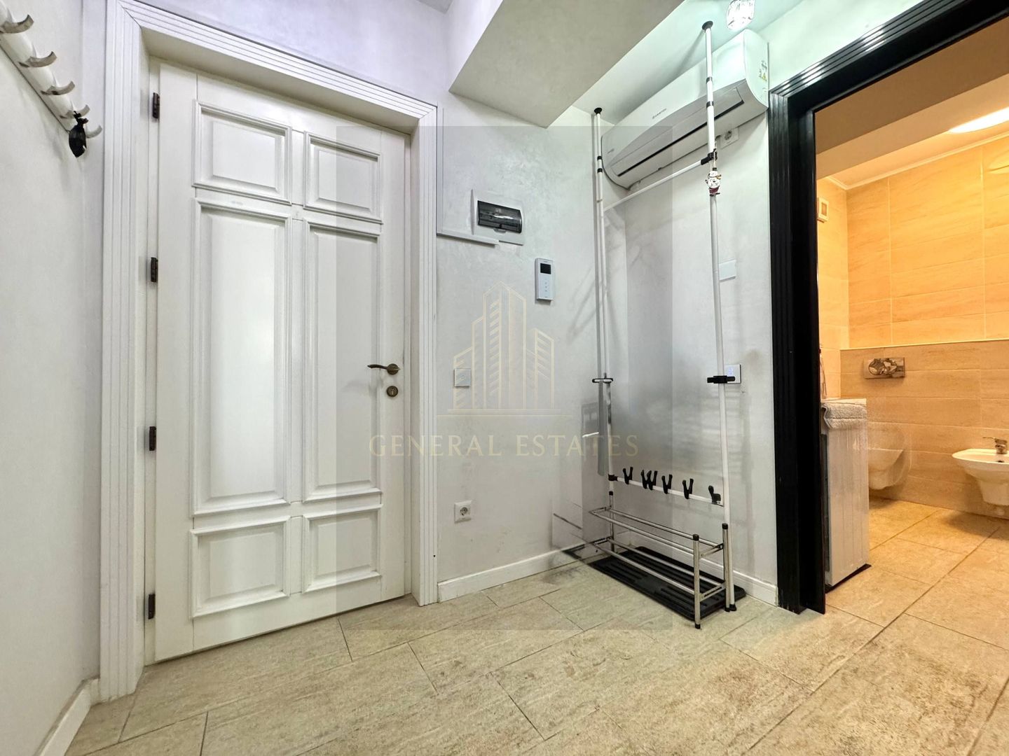 Vânzare apartament cu 2 camere, 67 m.p. - Complexul Royal Town. - Poză 18