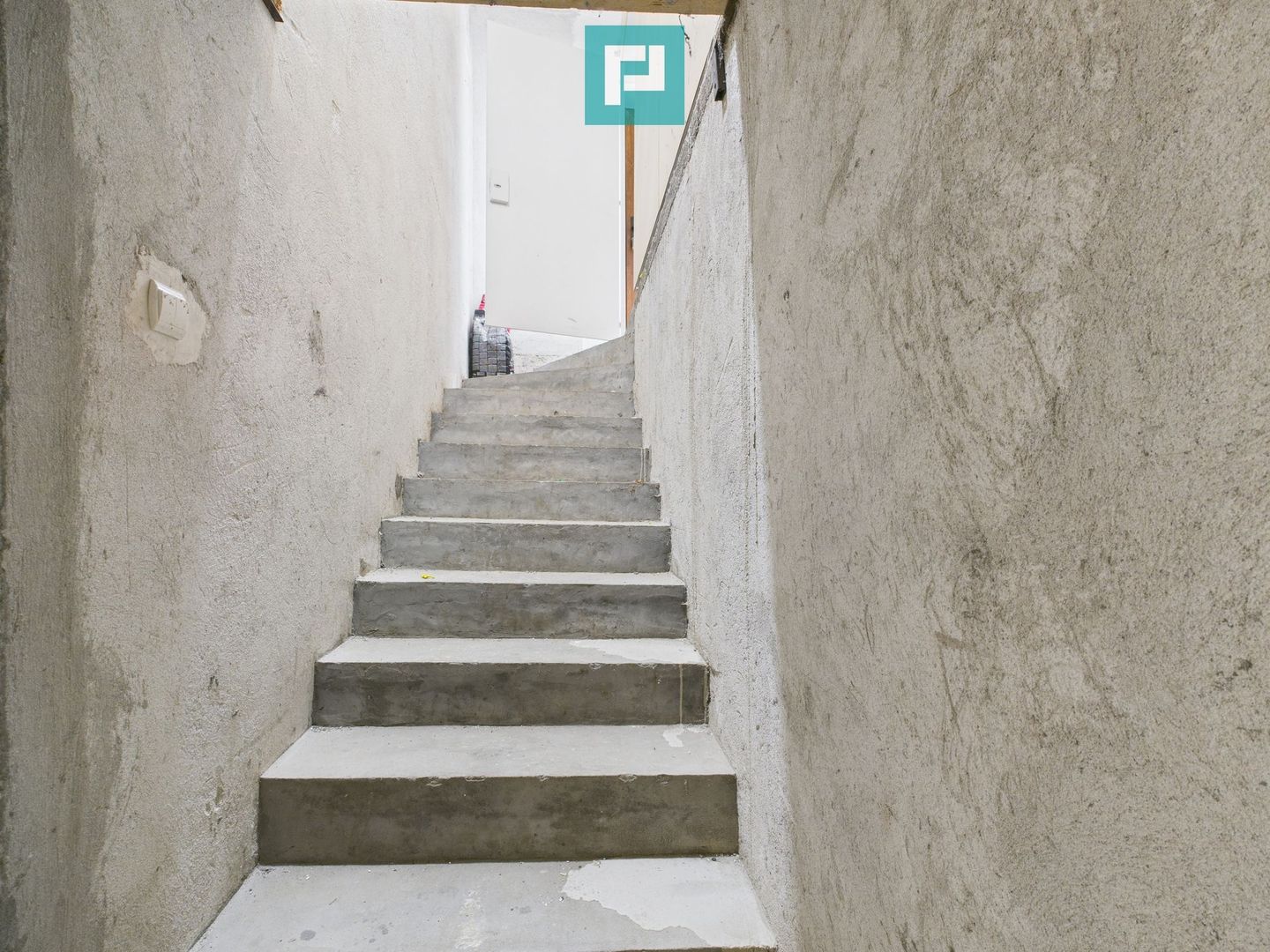 Casă  spațioasă cu 5 camere, Aradului - Poză 16