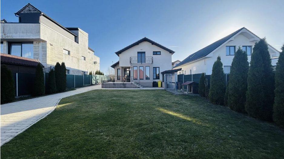 Casa individuala cu pivnita in Sura Mica, zona Salii de sport - Sibiu - Poză 31