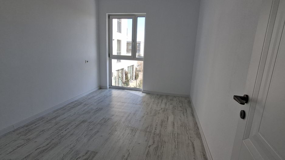 Apartament cu 3 camere si un loc de parcare - Poză 12