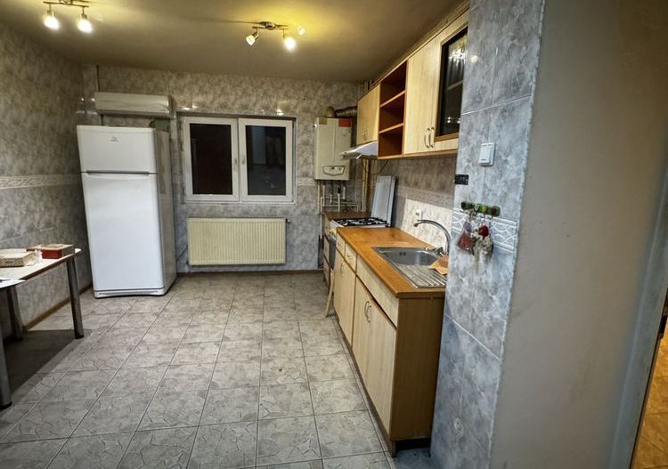 APARTAMENT  SPATIOS  ZONA IANCULUI - Poză 6