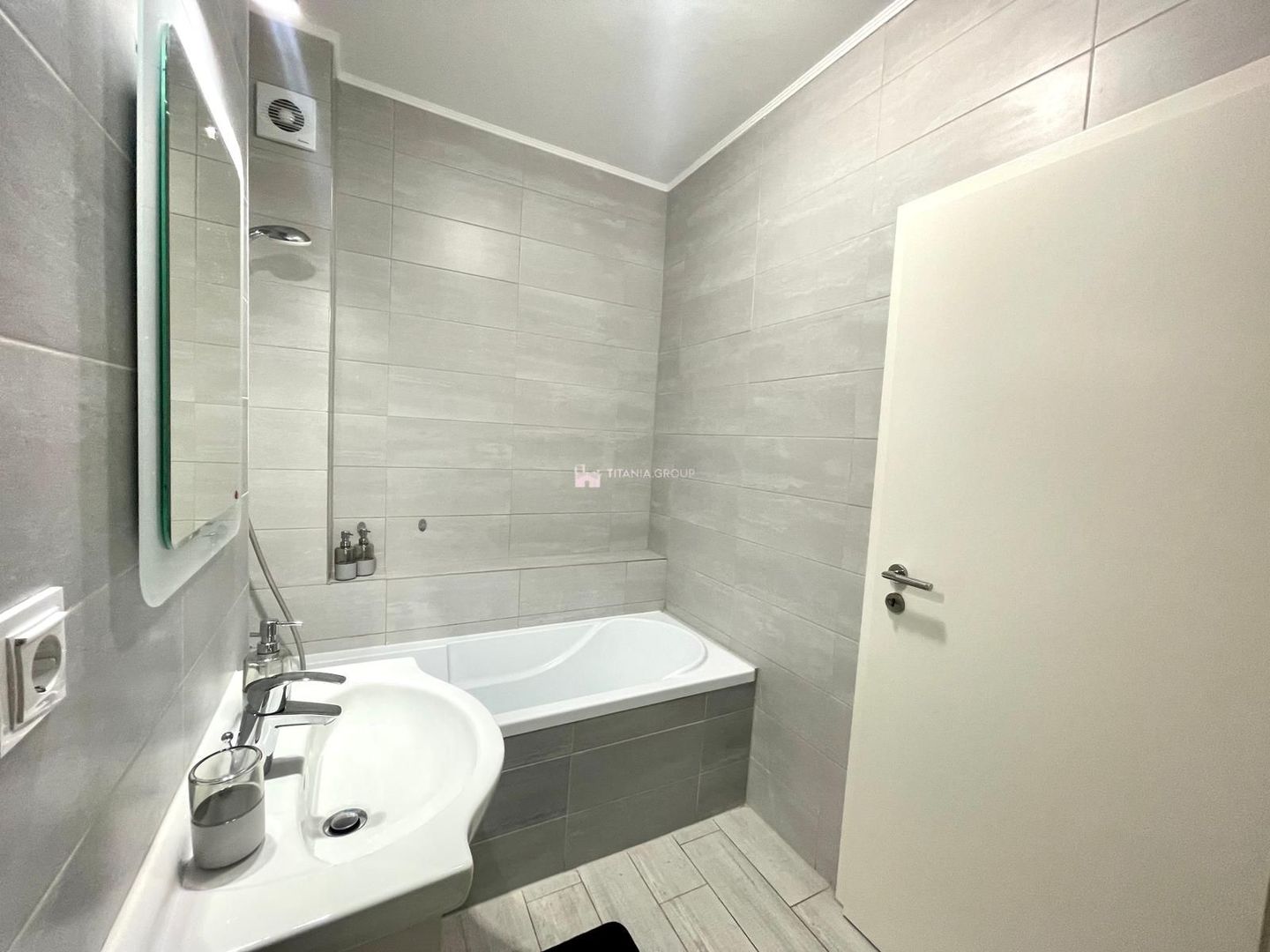 Studio modern, parcare+boxa, Maurer Coresi, pretabil regim hotelier - Poză 9