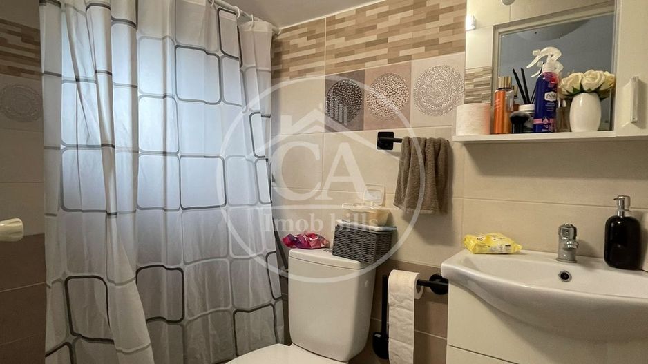 Casa de vanzare cu 3 camere tip duplex in zona Rogerius Oradea - Poză 9