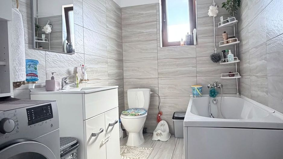 CASĂ INDIVIDUALĂ  DOMNESTI I COMPLEX PRIVAT | TEREN 430 MP | MOBILATĂ ȘI UTILATĂ - Poză 11