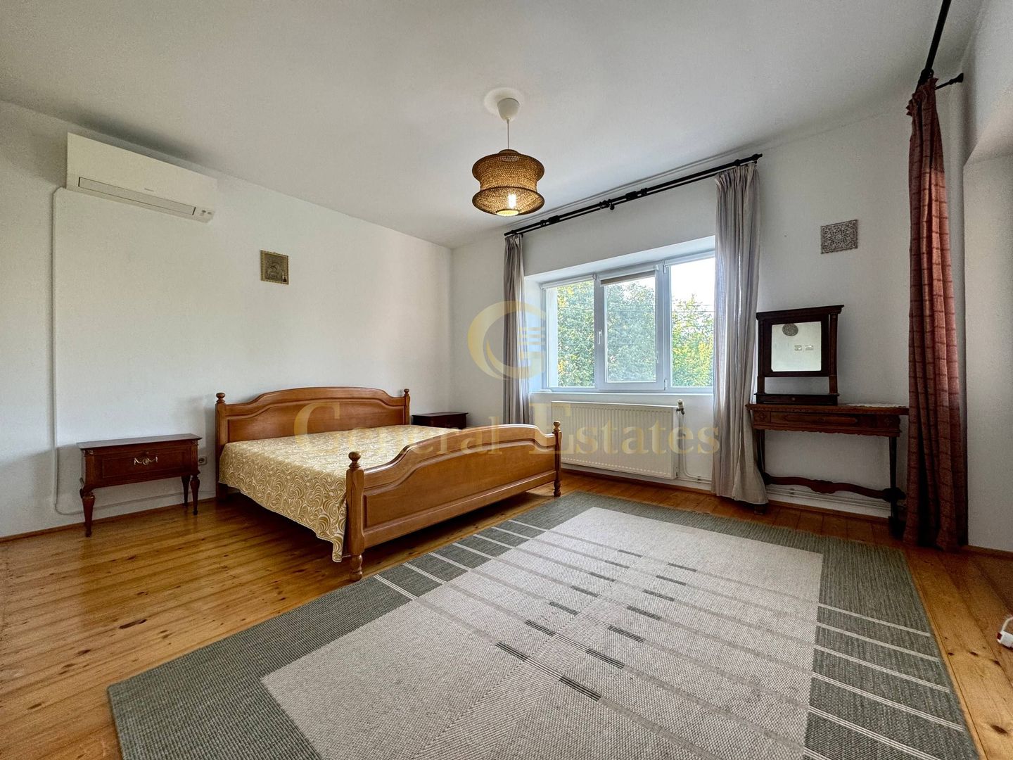 Vânzare Casă  D+P+E - 230 m.p. - Bucium - Poză 10