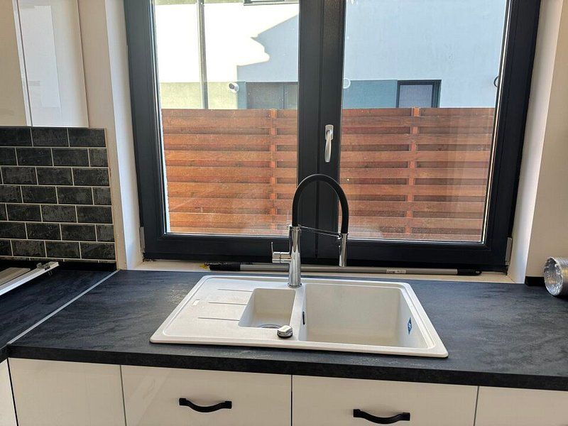 Vila cu bucatarie inclusa -otopeni central - Poză 8