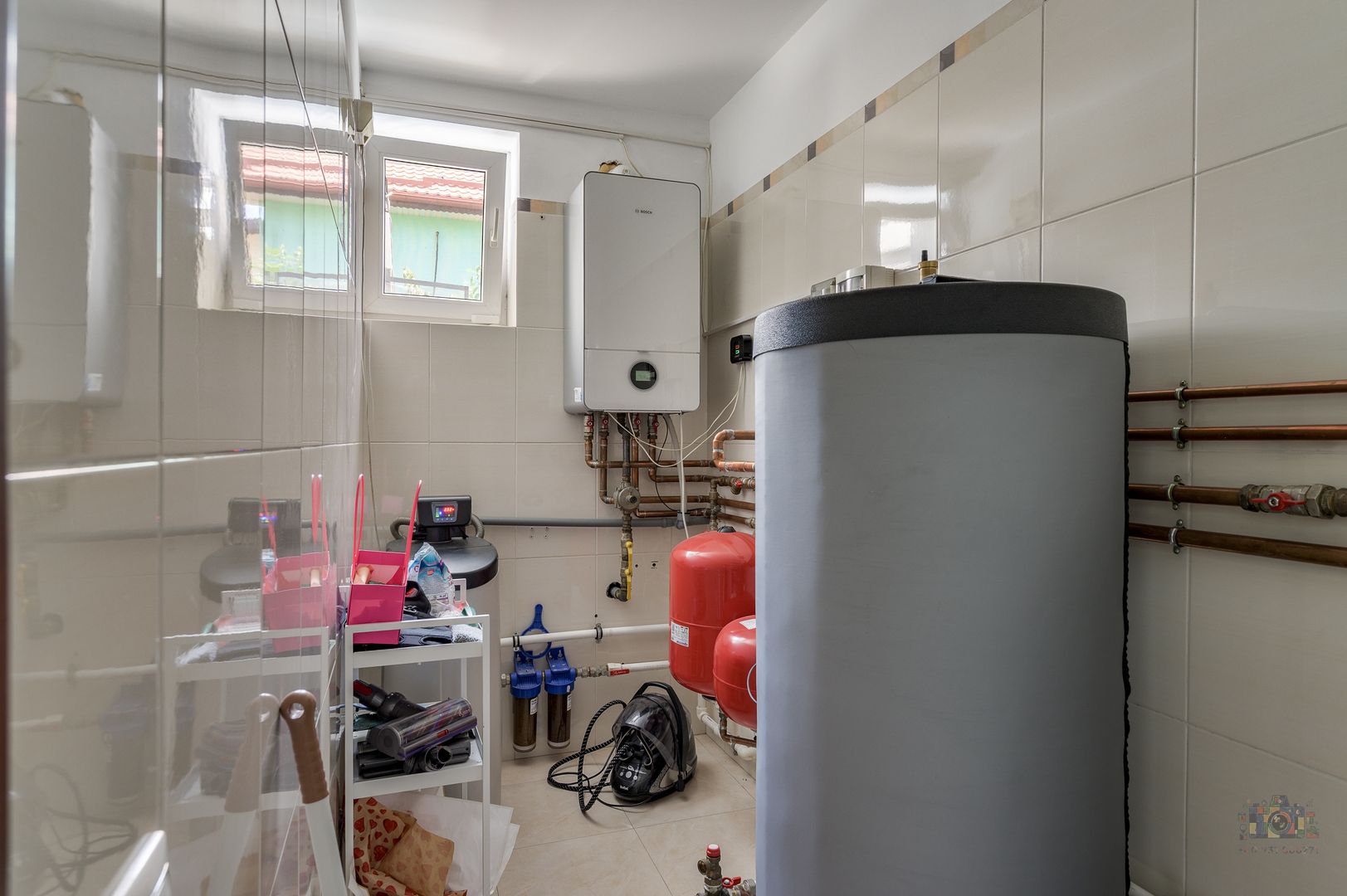 Vilă renovată P+1+M  | Foișor vitrat, grădină și jacuzzi - Poză 34