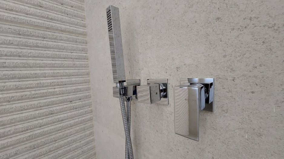 O casa simpla alba dar totusi sofisticata zona Pipera - Poză 21